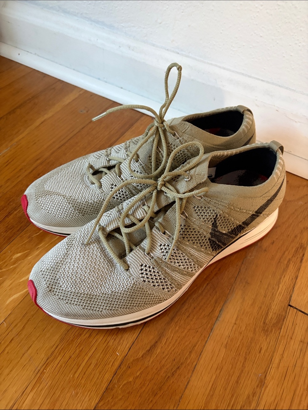 Nike Men's FlyNit Trainer Shoes - Neutral Olive (US Men’s 10)